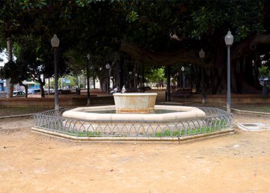 Estatua sin niños en Alicante