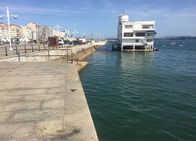 Estatua sin niños en Santander