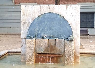 Estatua sin niños en Valencia