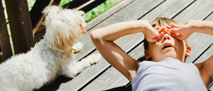 Cómo gestionar el duelo por una mascota con niños y niñas