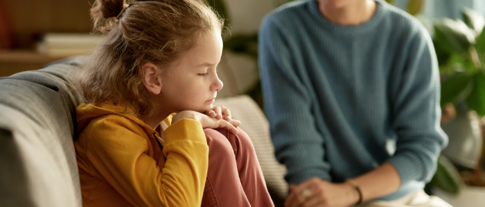 bienestar emocional infantil niña pensando