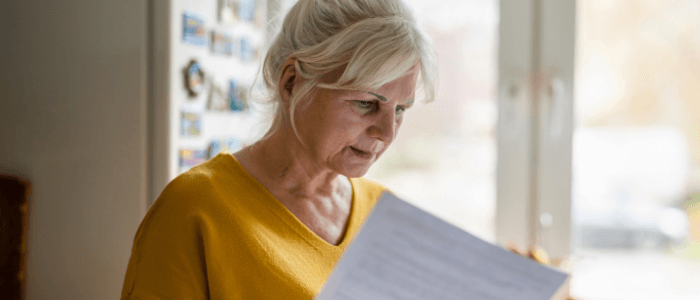 personas mayores sonrientes y tranquilos